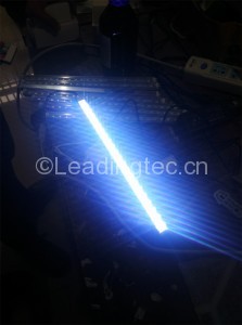 調(diào)波長調(diào)光強(qiáng)LED